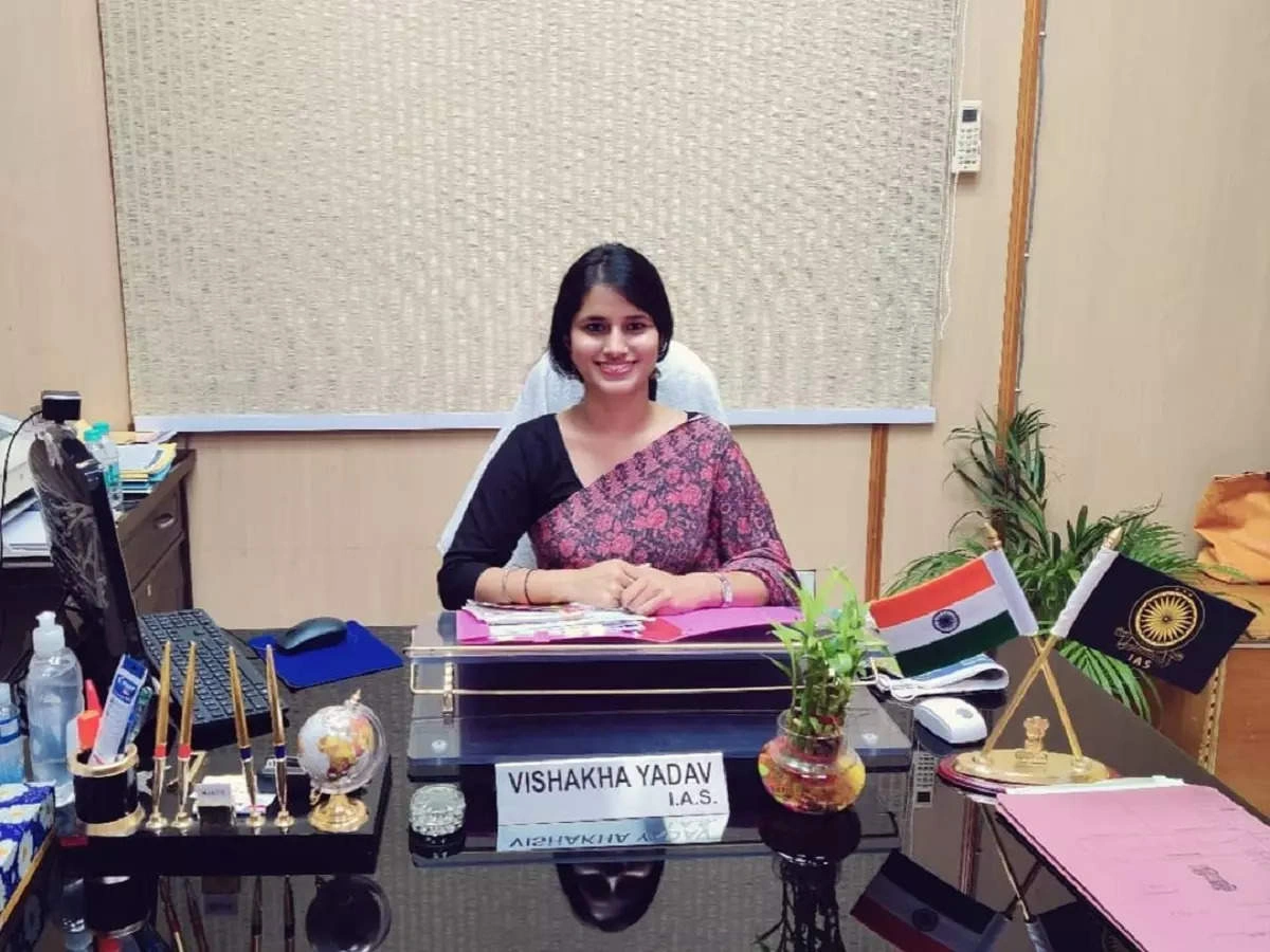 vishakha yadav ias