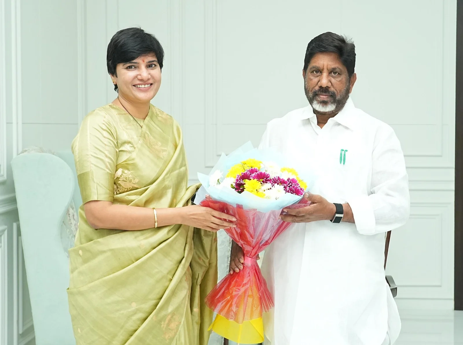 hari chandana ias husband