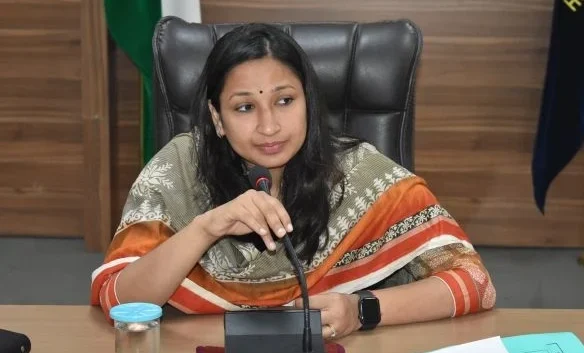 komal mittal ias