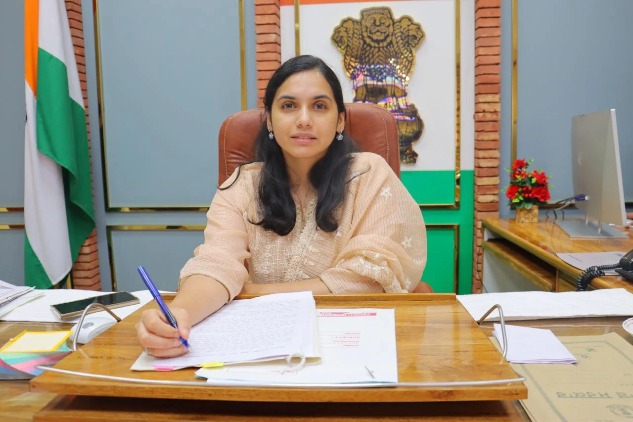 sakshi sawhney ias