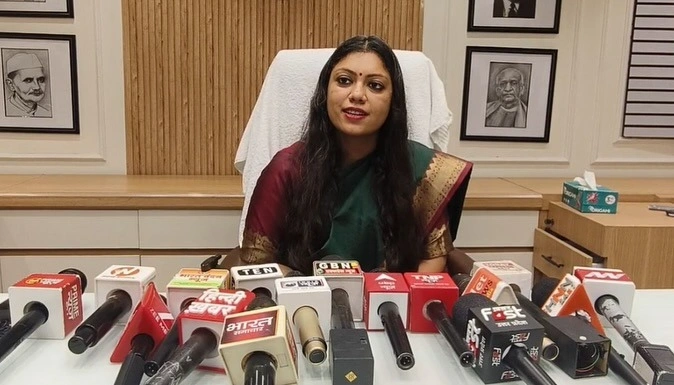 medha roopam ias
